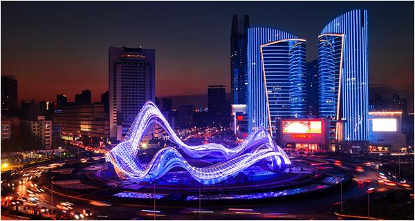 璀璨“星河”驚艷武漢光谷廣場，15種可變燈光模式點亮心情